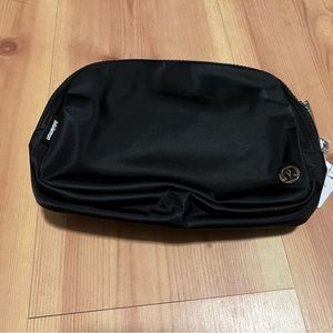 LuLuLemon everywhere bag color black. NWT.